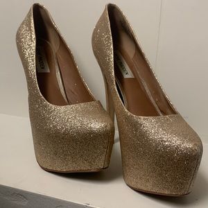 Gold platform Steve Madden
